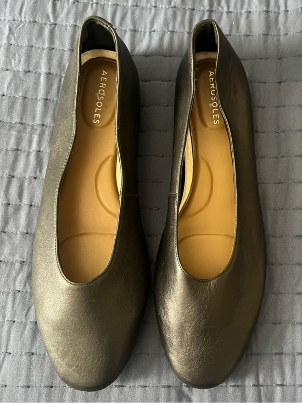 Aerosoles size 12 medium black leather slip on flats